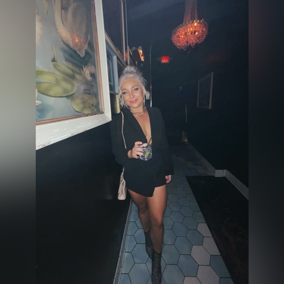 Meet your Posher, Stephanie - Picture 6 of 7